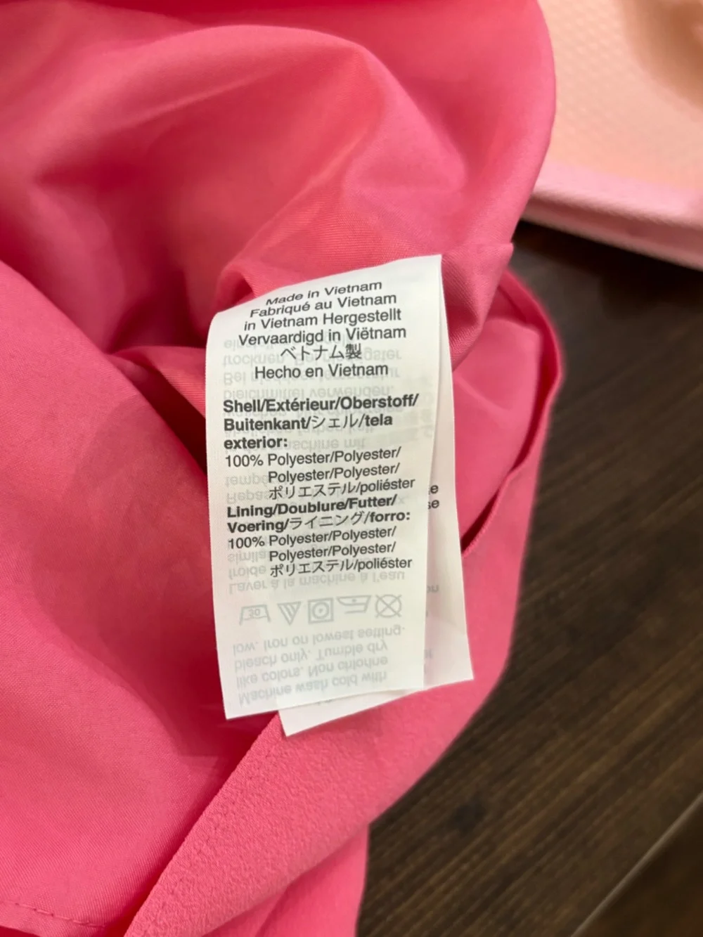 J Crew Bright Pink Scalloped V Neck Crepe Camisole Size 2